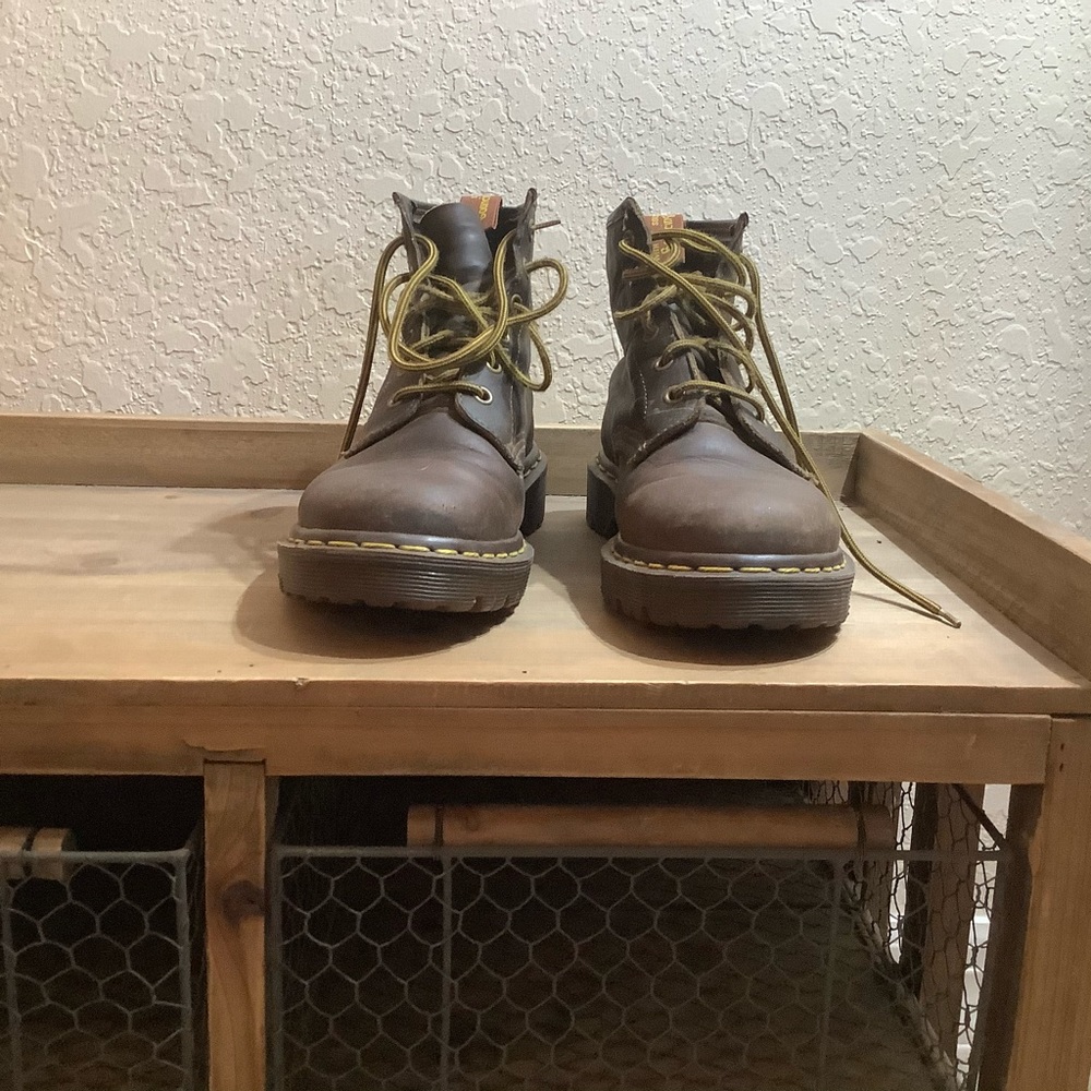 Classic Dr. Martens Boots Size 7 Brown Leather